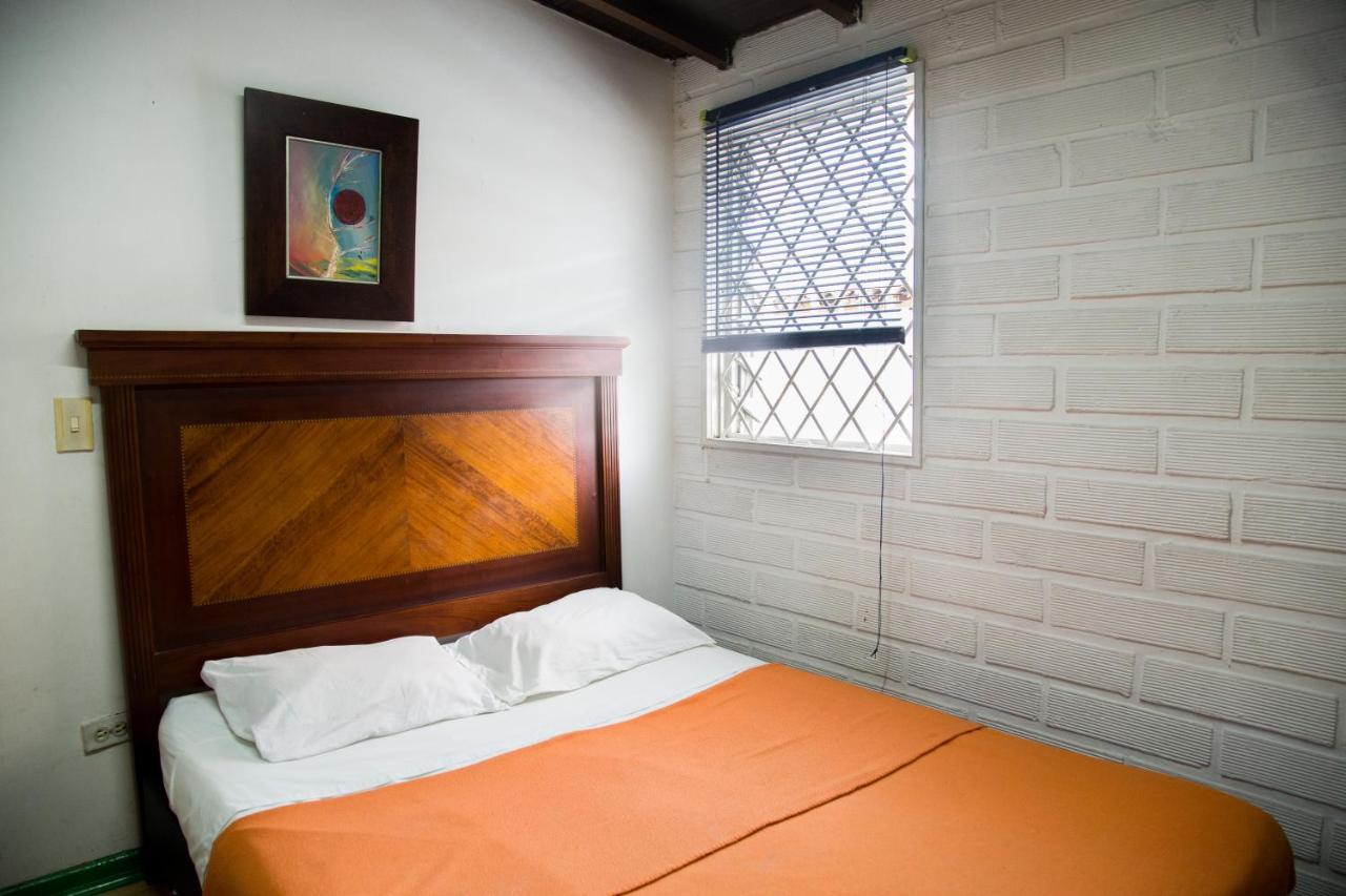 Hostel Spring City Меделин Екстериор снимка